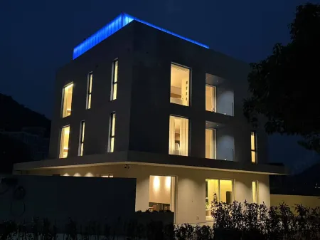 First Light Отели рядом с достопримечательностью «Xiangshan Global Studios»