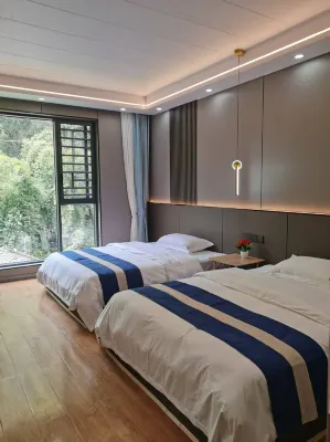 Guichun Homestay (Dehang Miao Village) Hotels near Dehang Canyon