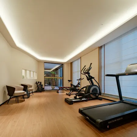 Hejiang Chuanyuan Zunyue Hotel (Litchi Cultural Plaza)