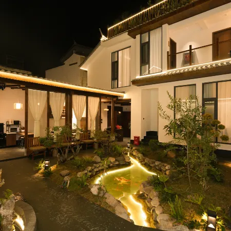 Yuying Pavilion - Designer Homestay (Weishan Ancient Town Branch)