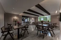 UP Huayi International Hotel (Kunming Changshui International Airport Branch)
