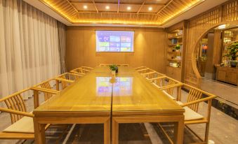 Floral Hotel Fengyu Chenxi Hotel (Phoenix Ancient Town Center)