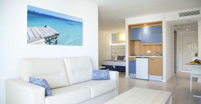 Junior Suite with Kitchenette and Sea View