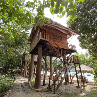 Tree House Bungalows Hotels near Koh Toch Beach