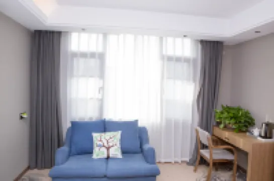 Jialong Hotel (Jinyun Huzhen)