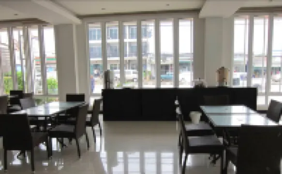 โรงแรมเดอะไวท์เพิร์ล