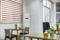 GreenTree Inn(Jiangyin East Renmin Road Liangchen Square Branch) - 2-Star