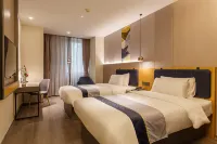 Homeinn Selected Hotel (Jiayu Jinxiuhuayuan) Hotels near Huangdi Relic Site