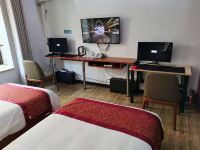 机场24h酒店(珠海机场店) - 畅玩电竞双台双床房