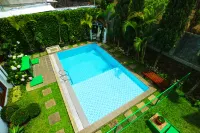 Villa Venety's Lembang by Bwb - Pools
