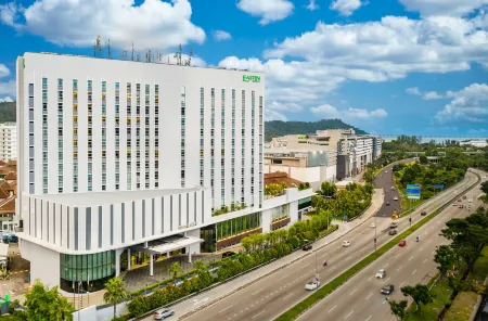 Eastin Hotel Penang Отели в г. Баян Лепас