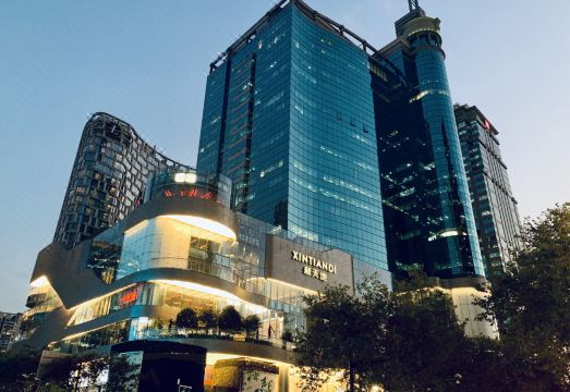 3. 와이팅 호텔 징..