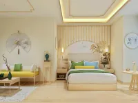 Yin Hu Hotel (Wanda maoxianlin University Town Nanjing) Hotels near Qi Xia Mountain