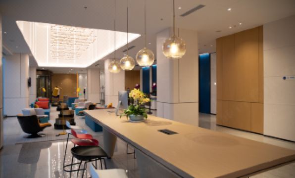 4. 선전 룽화 홀리..