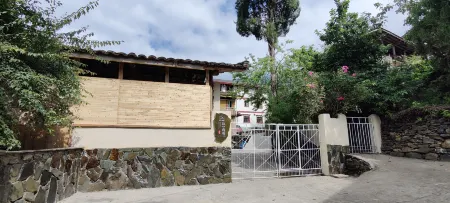 Shiyishanju Guesthouse Отели в г. Баосин