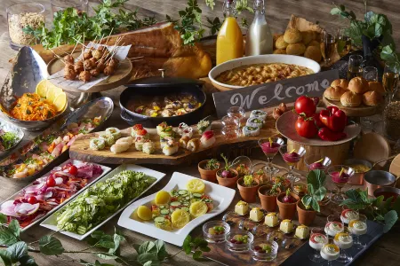 Keio Plaza Hotel Sapporo Отели рядом с достопримечательностью «Kotoni Shrine»