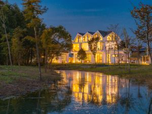 Floral Hotel ·ShangHaiJiuXiangMinSu (Chongming Forest Park Store)