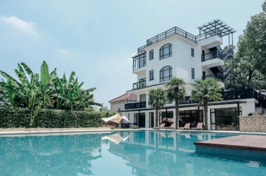 Yinye Moganshan Design Aesthetics Pool Resort Homestay