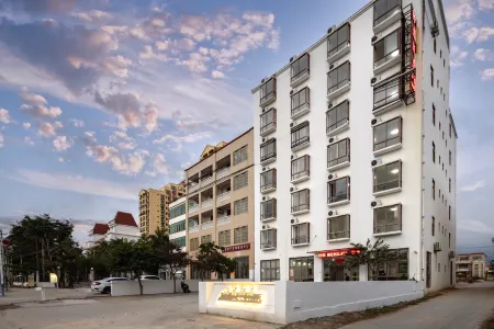 Jianfengling Longmuwan Haiyi Hotel