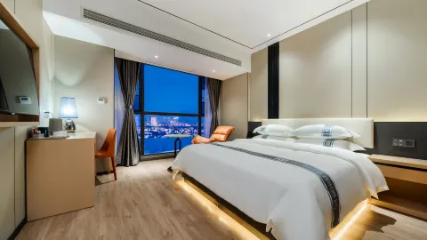 The Bund Heyun Theme Hotel (Dingsheng International Wanda Plaza) in Suining