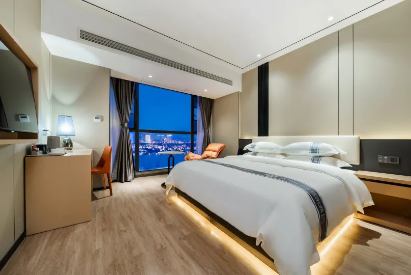 The Bund Heyun Theme Hotel (Dingsheng International Wanda Plaza)