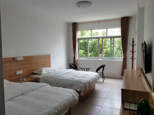 Yayuan Hotel (Qinzhou Zizhulu) - Auberges