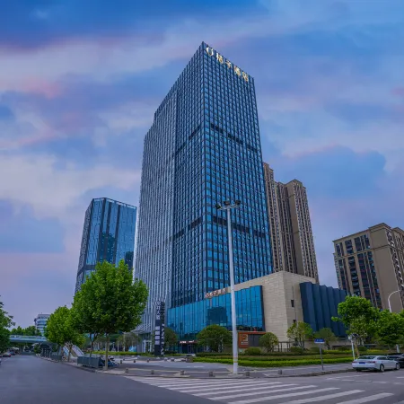 Orange Hotel (Wuhan Hankou Railway Station Fanhai CBD)