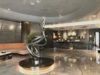 Celebrity Hotel (Luanchuan Laojun Mountain Resort)