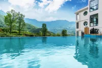 Martial Arts Mountain Tang's Tour - Rooftop Pools