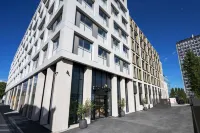 Staycity Aparthotels Paris la Defense Hotel dekat INPI