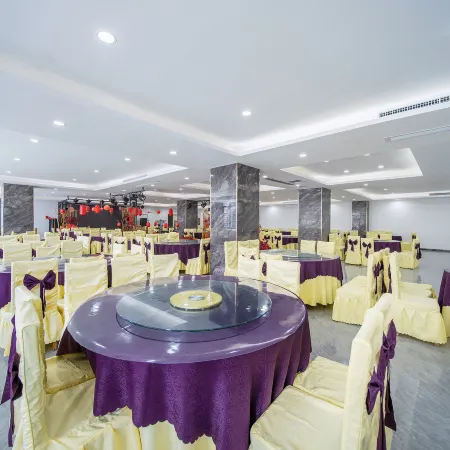 Qianjing Hotel (Duyun Center Wanda Branch)