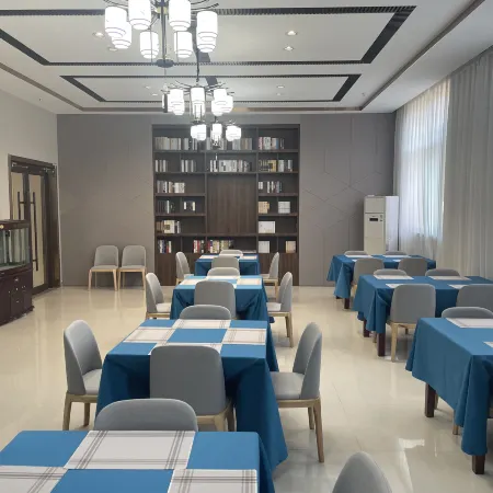 Xintiandi Hotel (Liaocheng Guanxian Zhenxing Road)