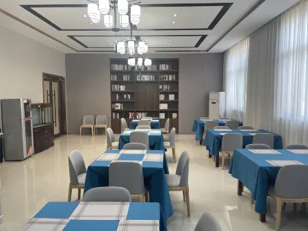 Xintiandi Hotel (Liaocheng Guanxian Zhenxing Road)