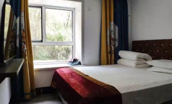 Mudan Jiangxin Clock Express Hotel (Heilongjiang Vocational College of Commerce East Campus Shop)