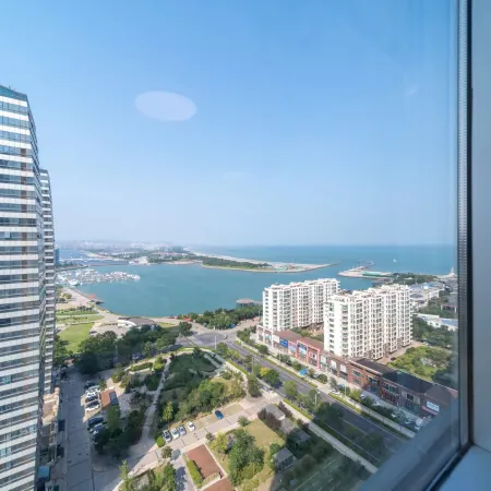 Yunhai Classic Seascape Apartment (Rizhao Wankou Lighthouse Square Store)
