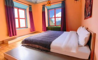 Yading Totem Boutique Inn