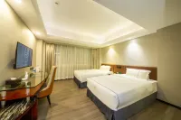 Golden Crown Holiday Hotel (Zhuhai Qianshan Mingzhu High-speed Rail Station Store) Các khách sạn ở Khu vực Qianshan