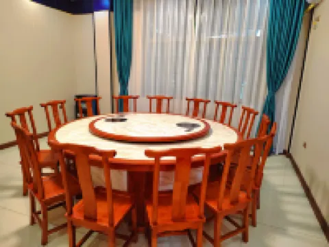 梵淨山雲中舍月下沙中国式旅館