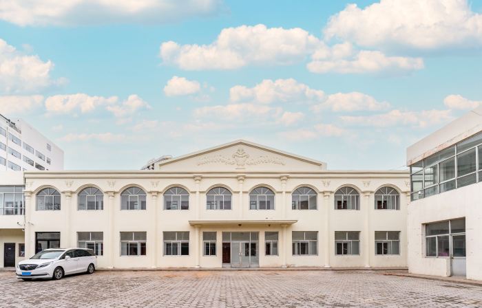 Mr. A's Homestay (Shenmu City Bus Station Binhe Avenue)