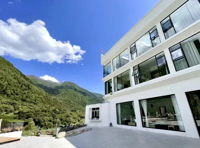 The B&B that Siguniang Mountain yearns for (Shuangqiaogou Scenic Area) Hotels near Renshen Guoping