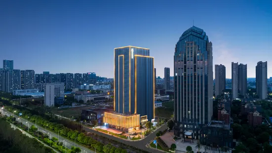 南昌高新行政服務中心亞朵飯店