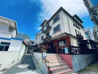 Donghai Fishing Village Ganhai Renjia Guest House - parking