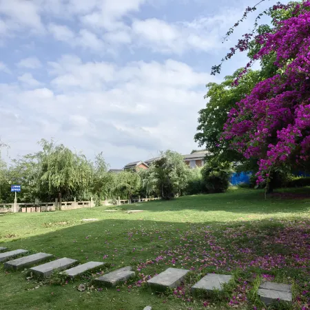 Huangguoshu Heyuan Hotel