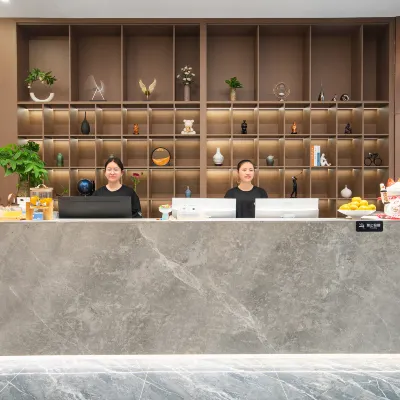 Tiangcheng Hotel (Tongde Plaza) Hotels near Panlong District