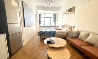Meet the Stars · Boutique Apartment (Huzhou South Taihu Wuyue Plaza)