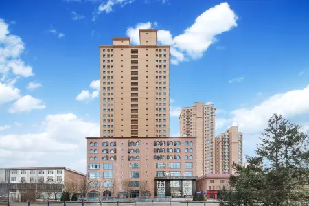 Rezen Leisure Hotel Отели рядом с достопримечательностью «Hongtong Central Square»