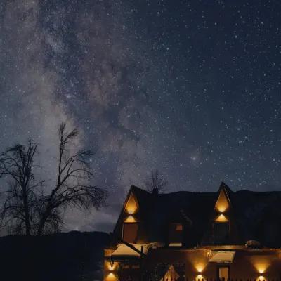wonder house Hotels near Yileimu Lake