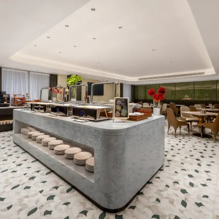 Days Select Wyndham Hotel