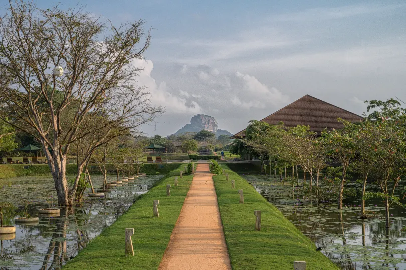 Water Garden Sigiriya - 30 Chic Designed Private Villas Overlooking Sigiriya