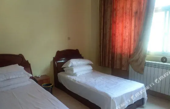 工布江達遊騎青年客棧